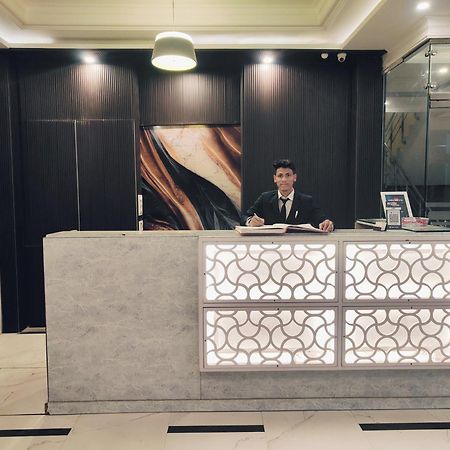 Hotel Almora Sky Near By Delhi International Airport With - Free Airport Pickup And Drop Ню Делхи Екстериор снимка