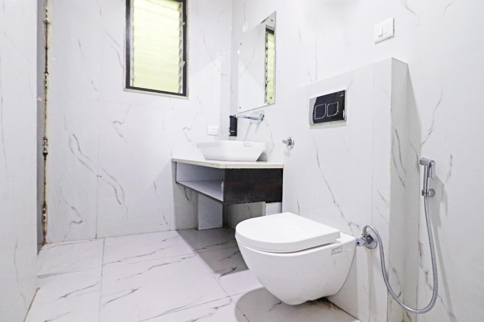 Hotel Almora Sky Near By Delhi International Airport With - Free Airport Pickup And Drop Ню Делхи Екстериор снимка