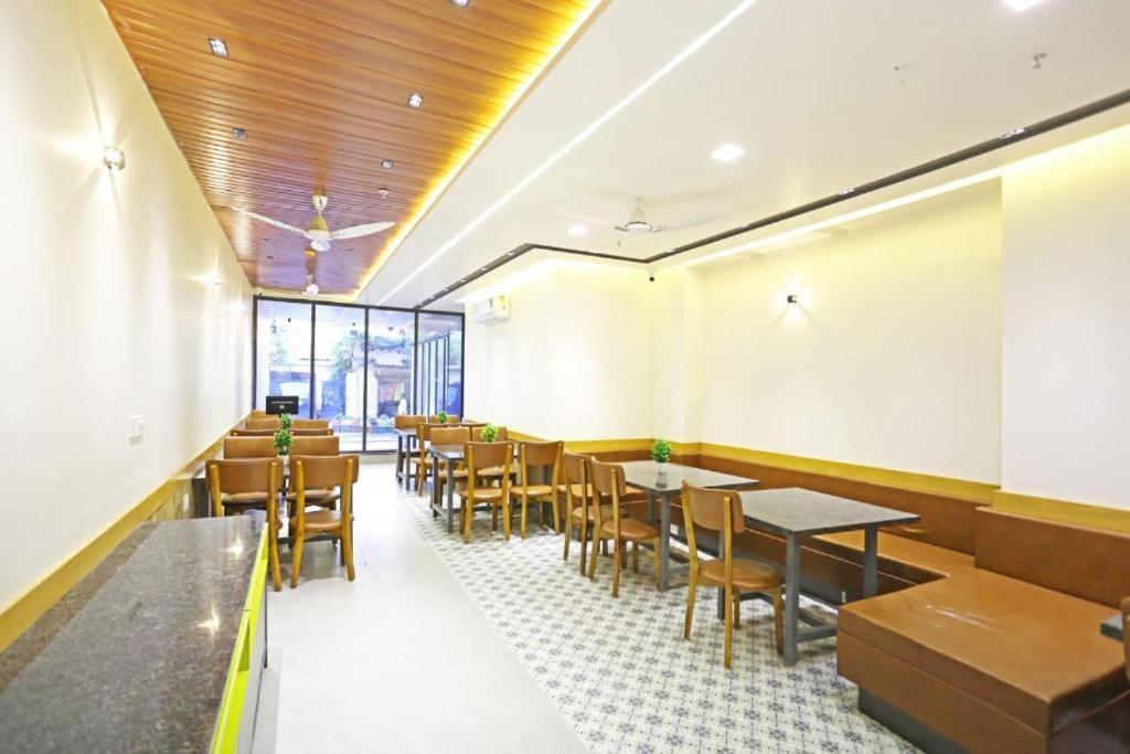 Hotel Almora Sky Near By Delhi International Airport With - Free Airport Pickup And Drop Ню Делхи Екстериор снимка