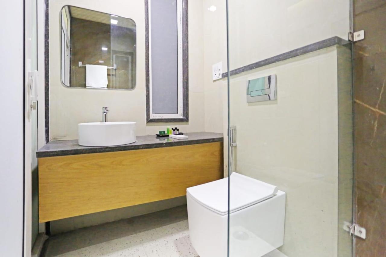 Hotel Almora Sky Near By Delhi International Airport With - Free Airport Pickup And Drop Ню Делхи Екстериор снимка
