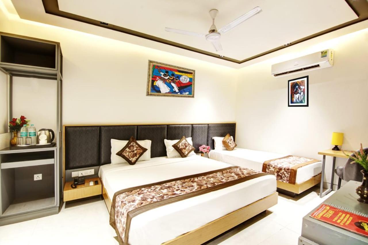 Hotel Almora Sky Near By Delhi International Airport With - Free Airport Pickup And Drop Ню Делхи Екстериор снимка