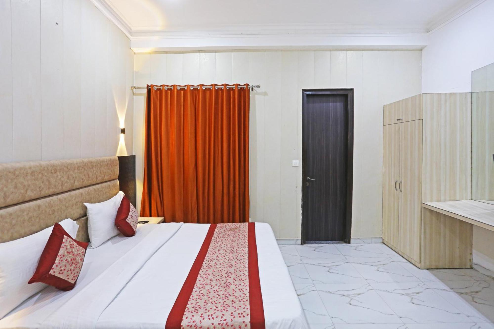 Hotel Almora Sky Near By Delhi International Airport With - Free Airport Pickup And Drop Ню Делхи Екстериор снимка