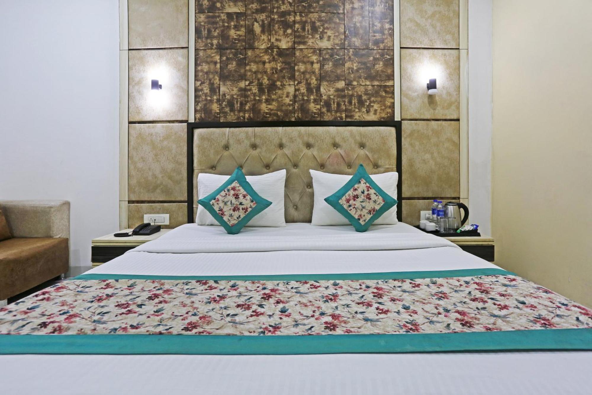 Hotel Almora Sky Near By Delhi International Airport With - Free Airport Pickup And Drop Ню Делхи Екстериор снимка