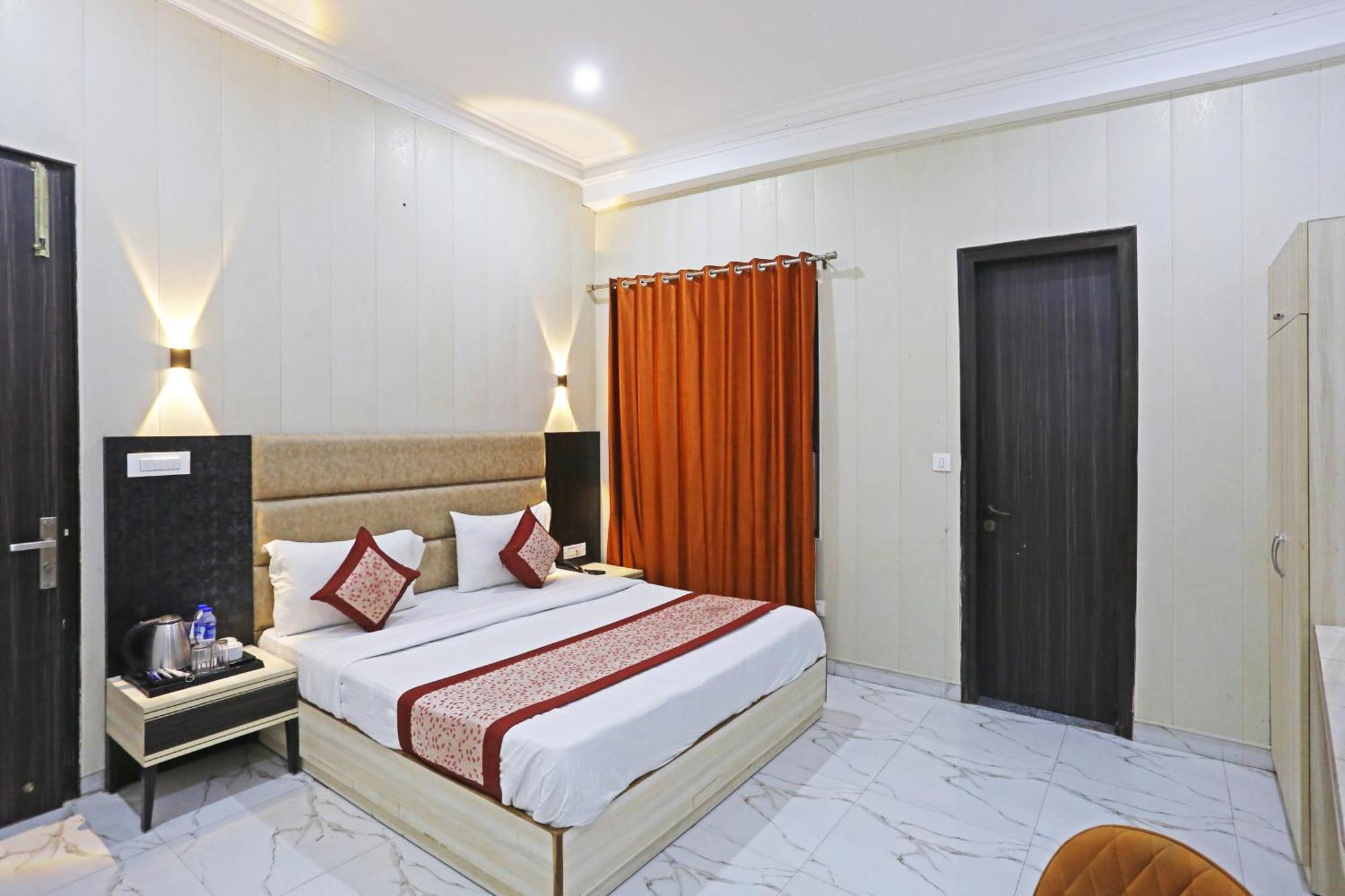 Hotel Almora Sky Near By Delhi International Airport With - Free Airport Pickup And Drop Ню Делхи Екстериор снимка