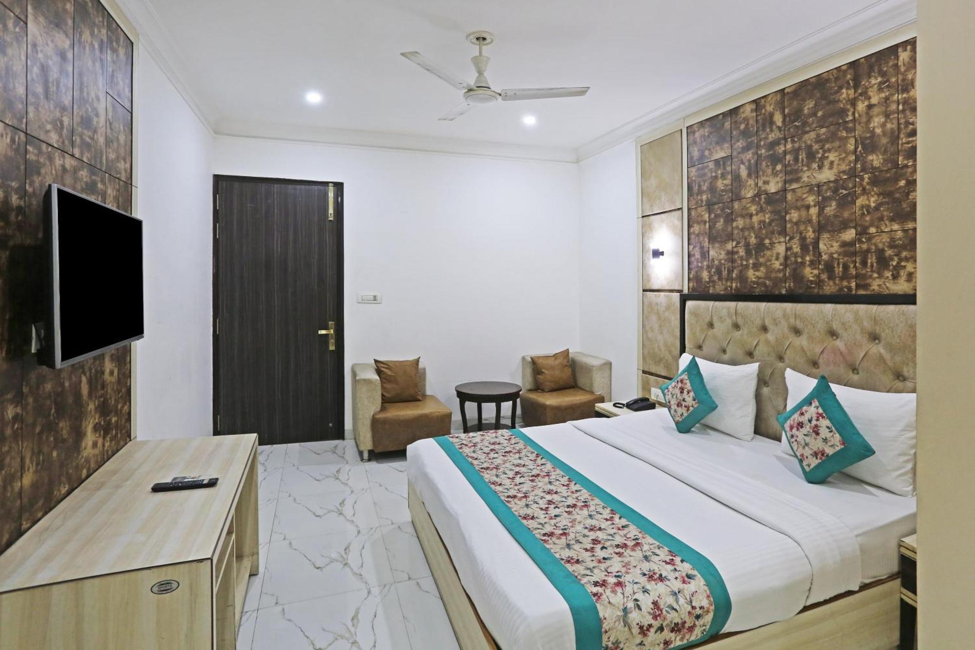 Hotel Almora Sky Near By Delhi International Airport With - Free Airport Pickup And Drop Ню Делхи Екстериор снимка